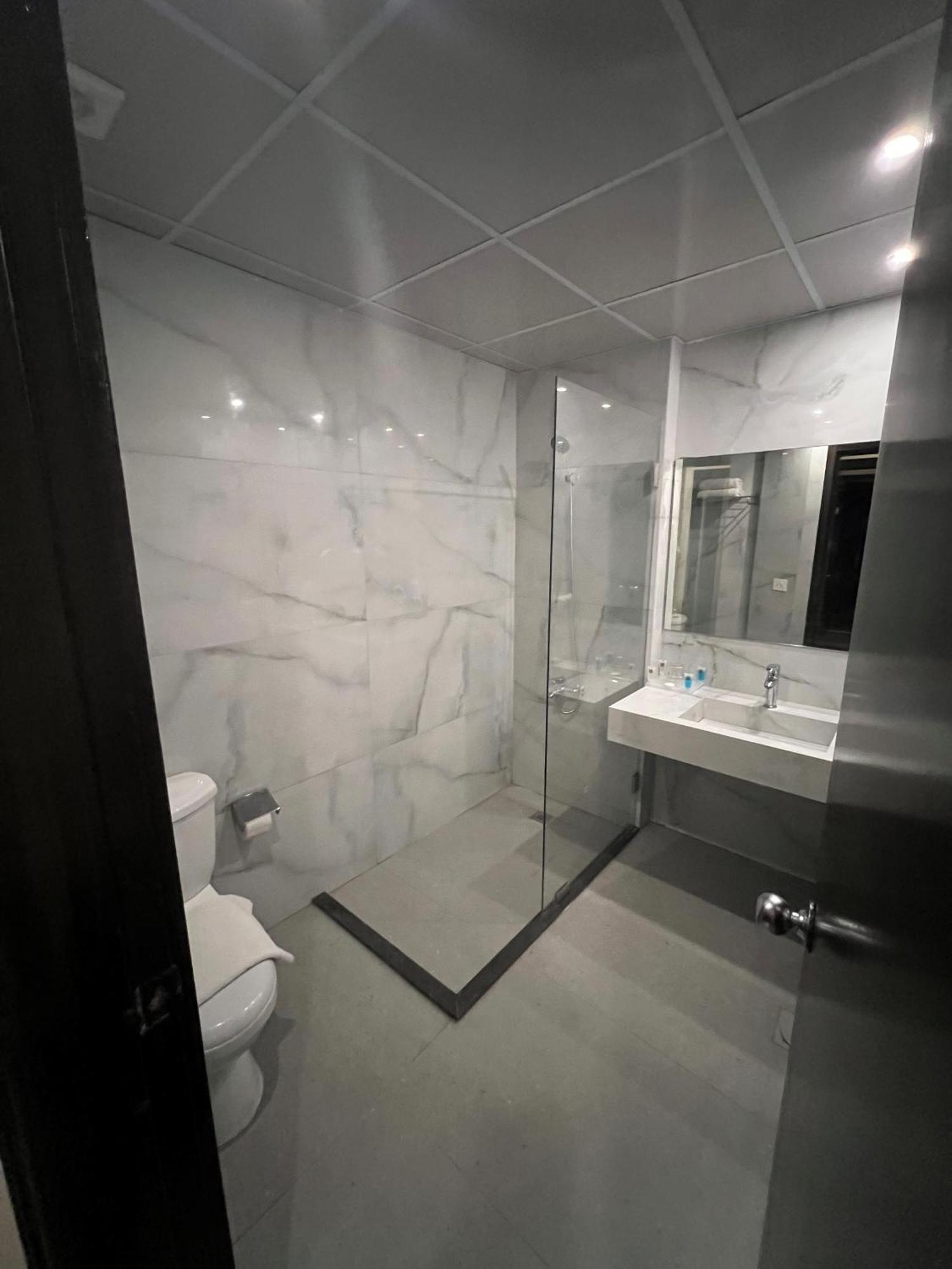 Duroy Hotel By Beverly Beirut Bagian luar foto