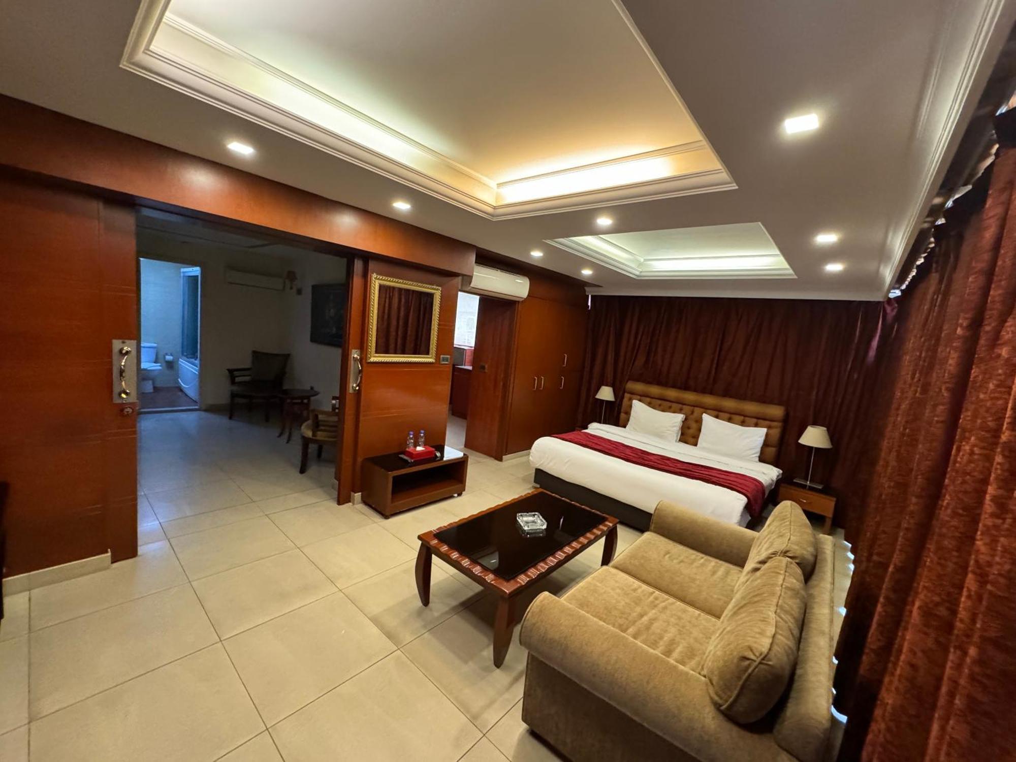 Duroy Hotel By Beverly Beirut Bagian luar foto