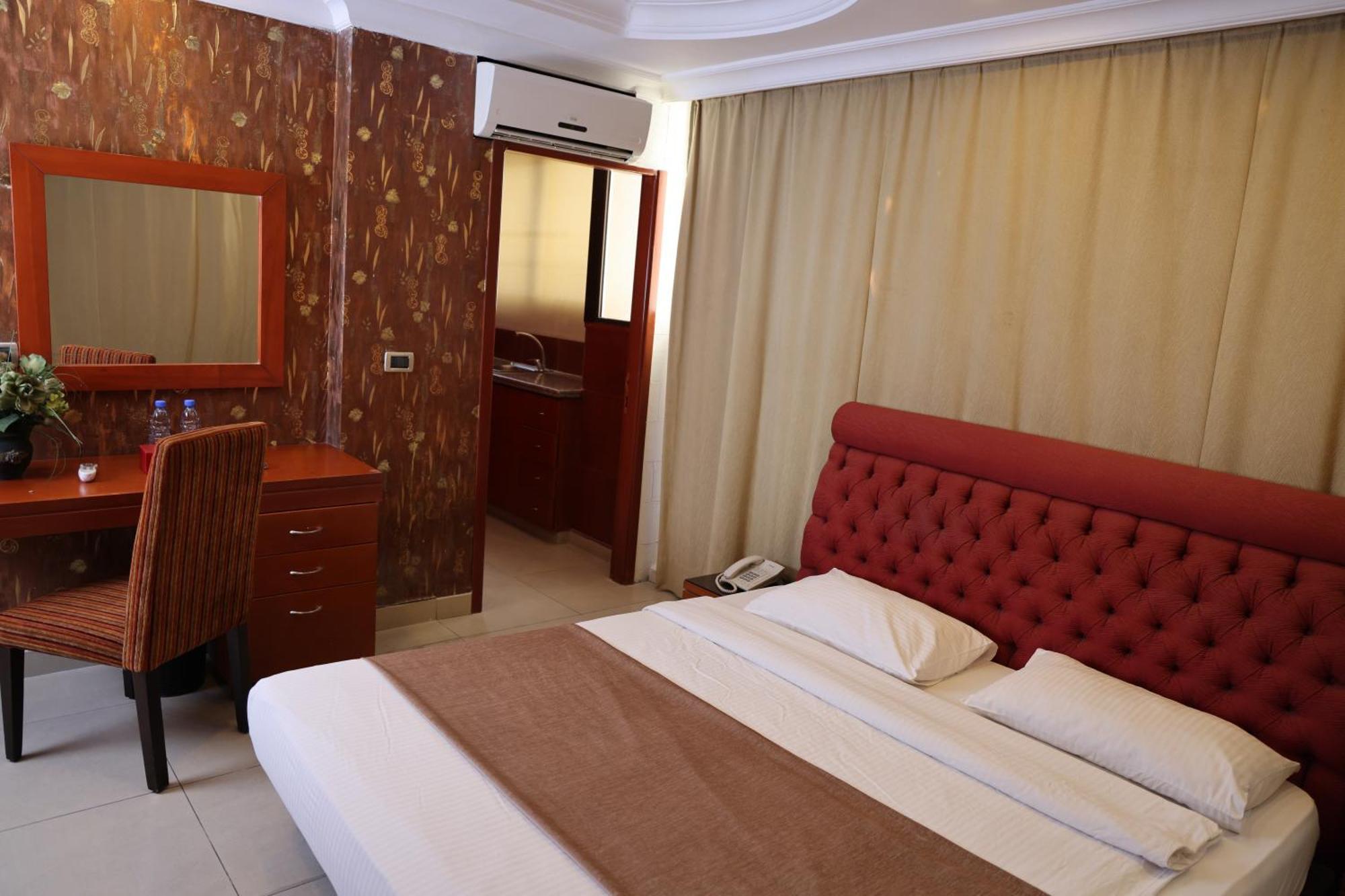 Duroy Hotel By Beverly Beirut Bagian luar foto