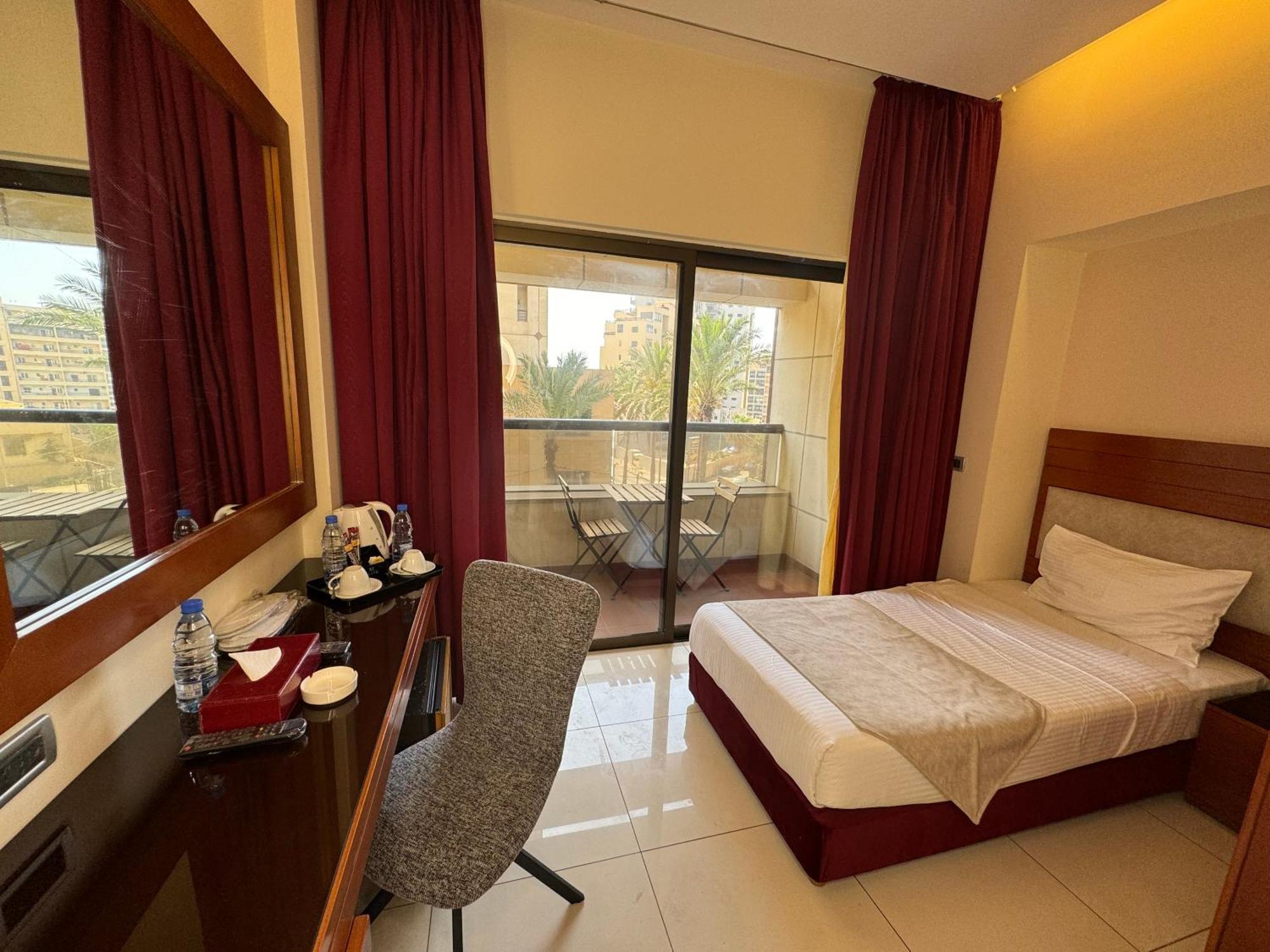 Duroy Hotel By Beverly Beirut Bagian luar foto